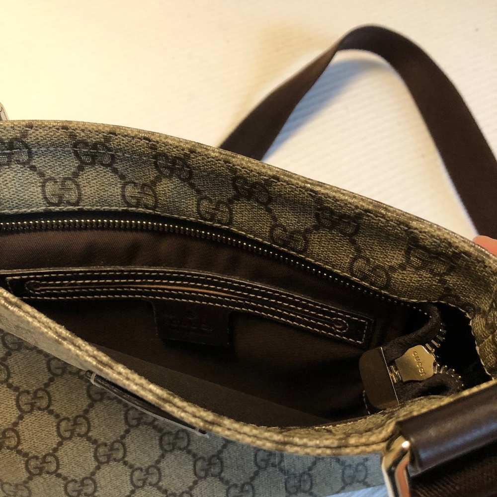 Gucci crossbody messenger bag
